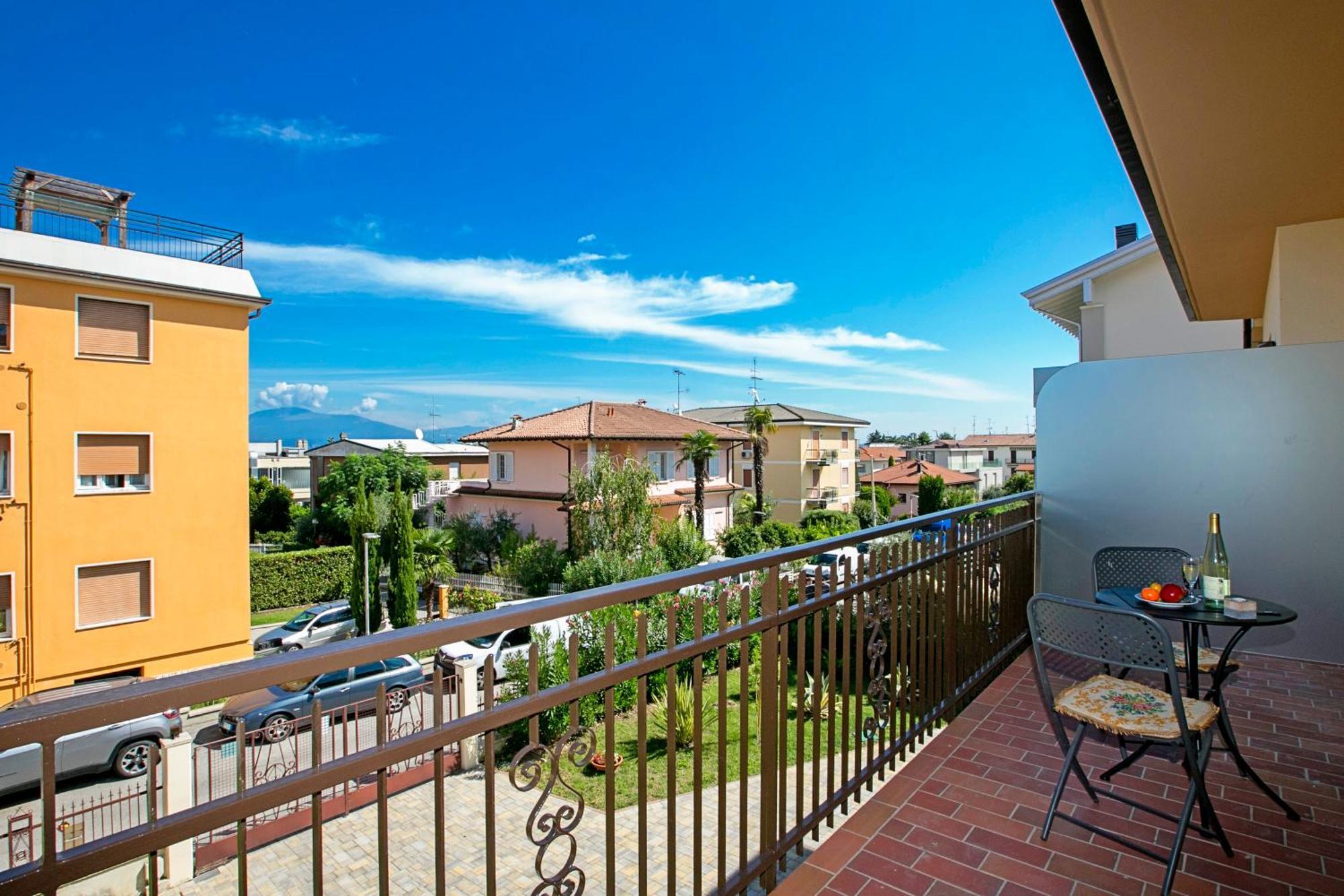 Villa Mimosa - Appartamento 2 - Happy Rentals Дезенцано-дель-Гарда Экстерьер фото