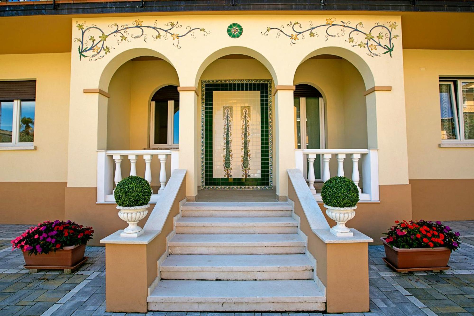 Villa Mimosa - Appartamento 2 - Happy Rentals Дезенцано-дель-Гарда Экстерьер фото