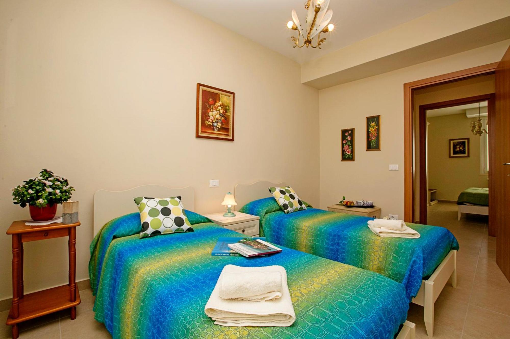 Villa Mimosa - Appartamento 2 - Happy Rentals Дезенцано-дель-Гарда Экстерьер фото
